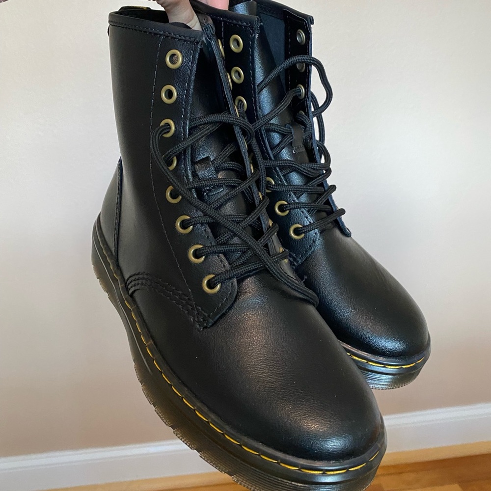 Dr. Martens Zavala boot black